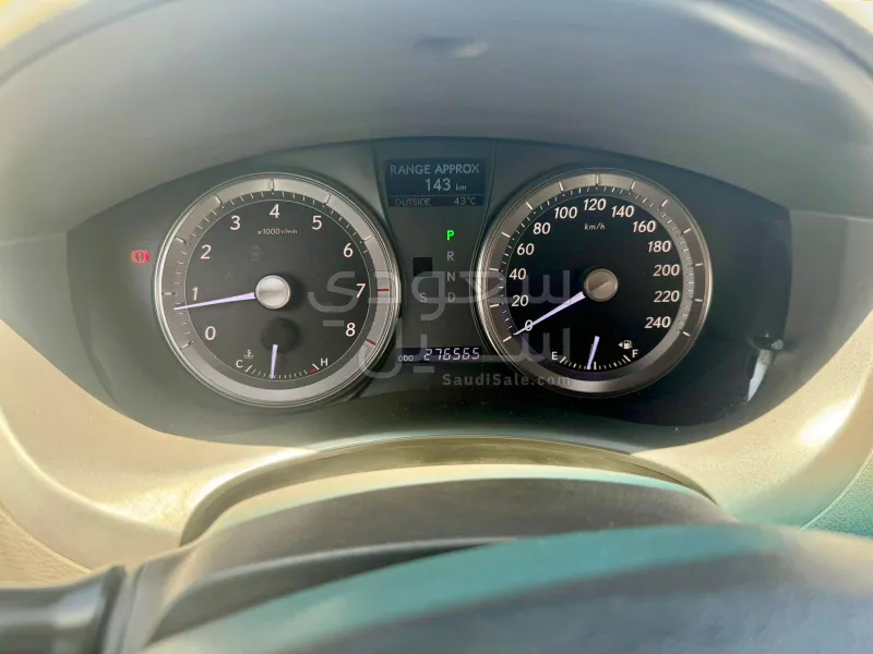 2011 لكزس إي إس 350