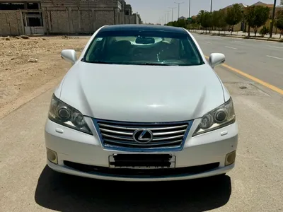 2011 لكزس إي إس 350