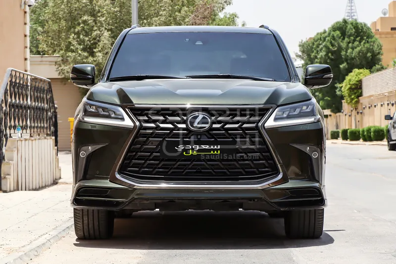 2018 لكزس إل إكس 570 بلاك اديشن