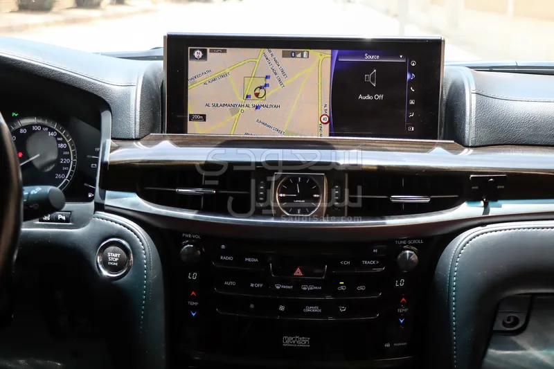 2018 لكزس إل إكس 570 بلاك اديشن