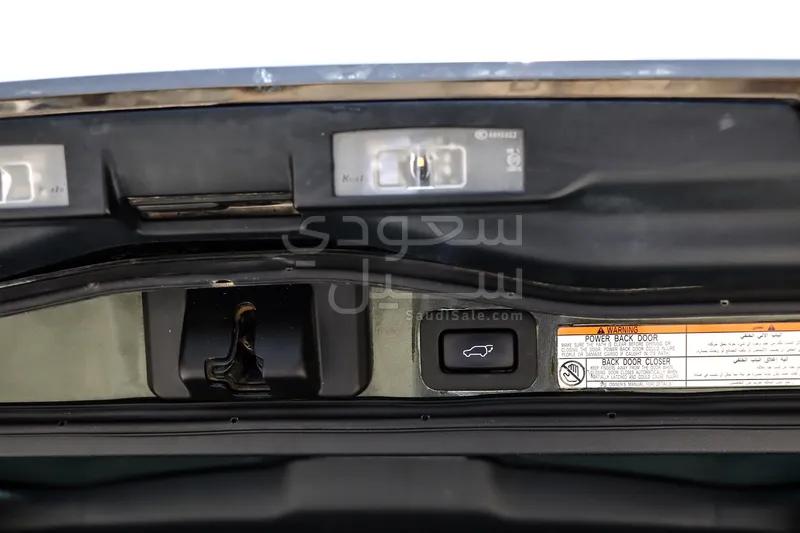 2018 لكزس إل إكس 570 بلاك اديشن