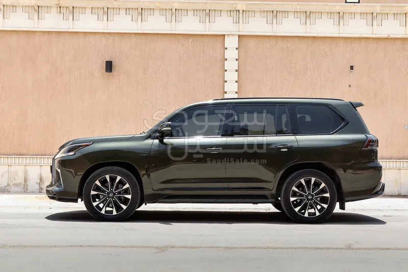 2018 لكزس إل إكس 570 بلاك اديشن