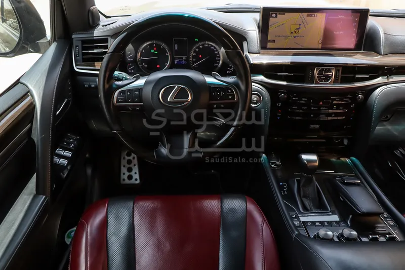 2018 لكزس إل إكس 570 بلاك اديشن