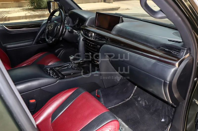 2018 لكزس إل إكس 570 بلاك اديشن