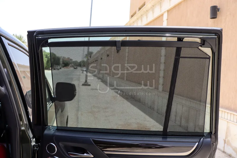 2018 لكزس إل إكس 570 بلاك اديشن