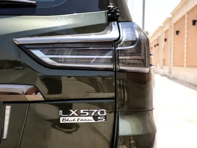 2018 لكزس إل إكس 570 بلاك اديشن