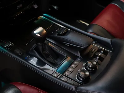 2018 لكزس إل إكس 570 بلاك اديشن