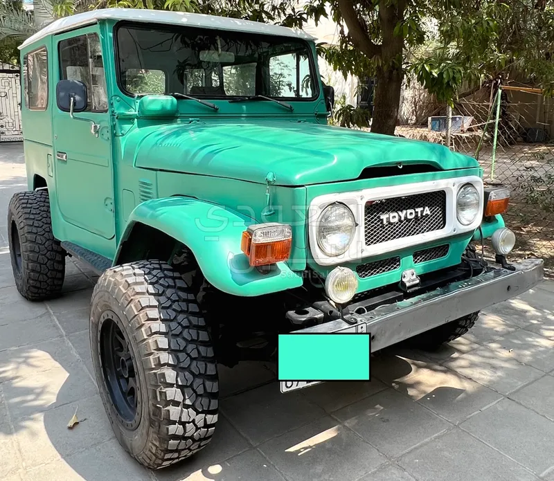 1979 تويوتا اف جي كروزر قياسي
