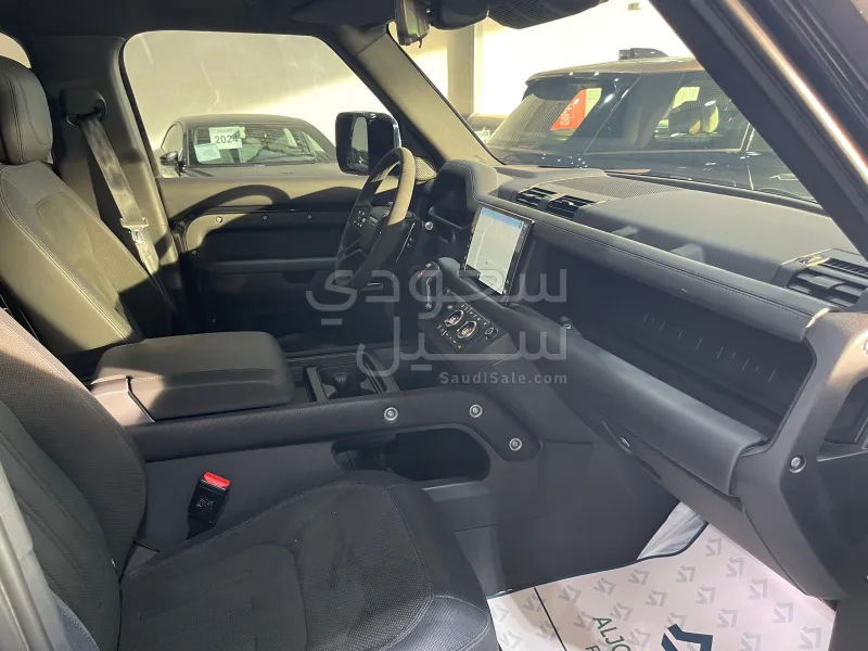 Used 2023 2023 Land Rover Defender 110 Black color For Sale | Saudi ...