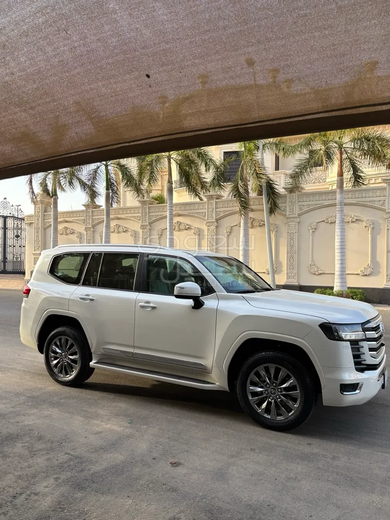 2024 Toyota Land Cruiser GXR 4