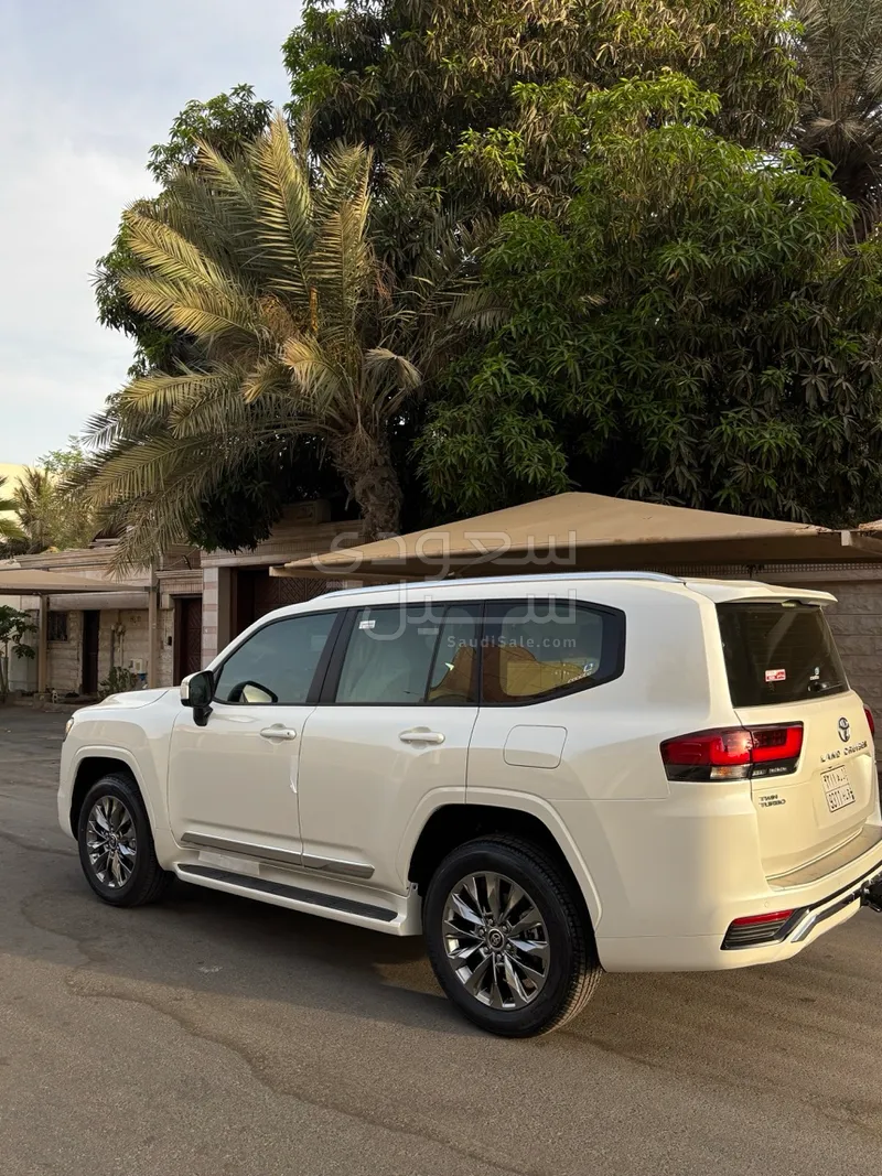 2024 Toyota Land Cruiser GXR 4