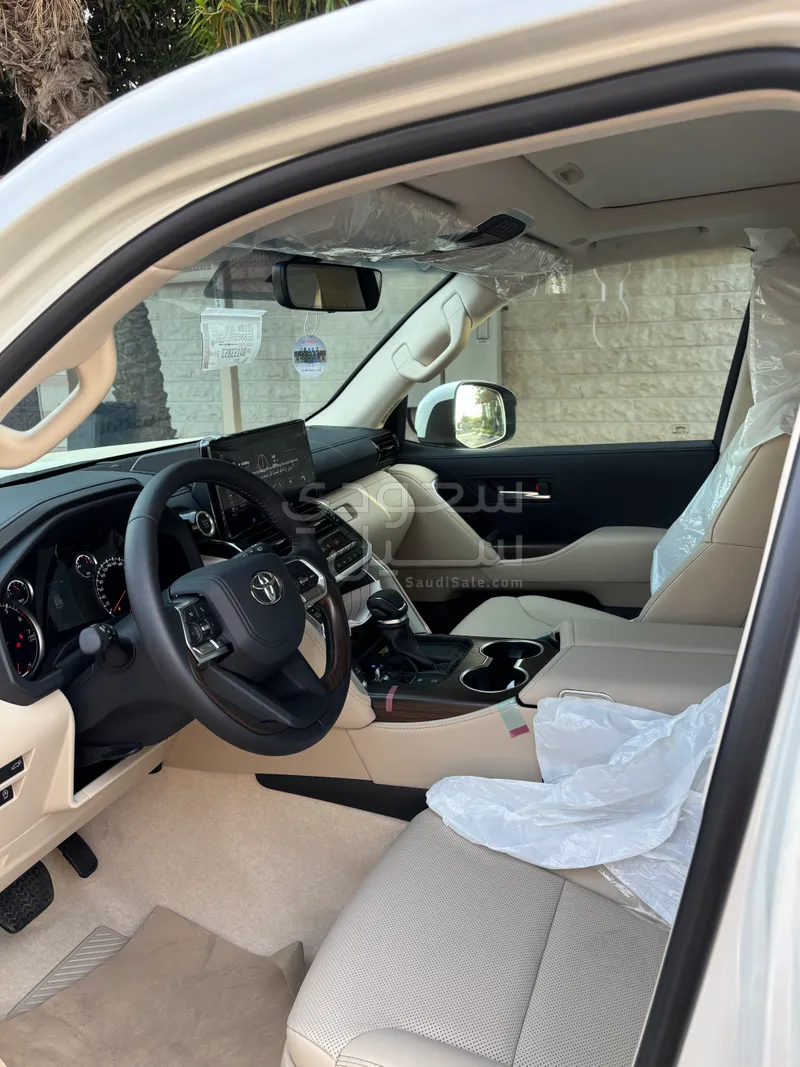 2024 Toyota Land Cruiser GXR 4