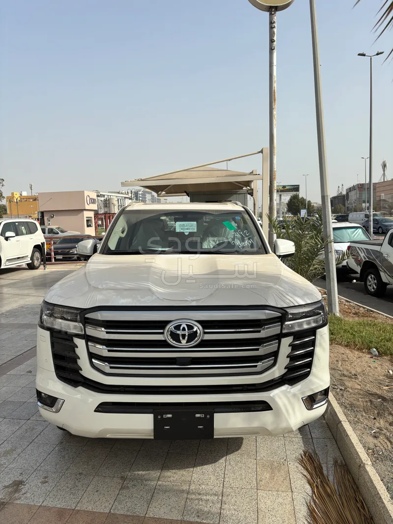 2024 Toyota Land Cruiser GXR 4