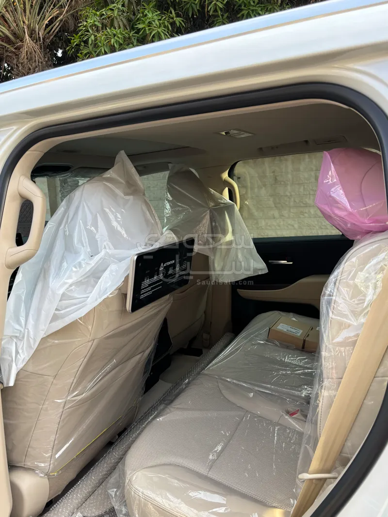 2024 Toyota Land Cruiser GXR 4