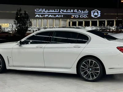 2020 بي ام دبليو الفئة السابعة 730 إل أي