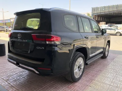 2024 تويوتا لاند كروزر جي اكس ار