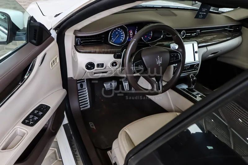 2014 Maserati Quattroporte Trofeo