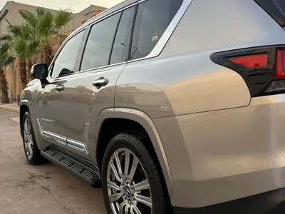 2022 لكزس إل إكس 600 vip بلاك بكج