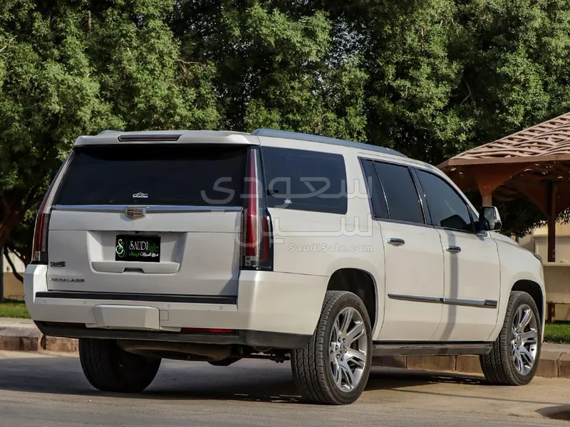 2016 كاديلاك اسكاليد