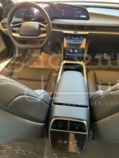 2024 لوسيد اير بيور