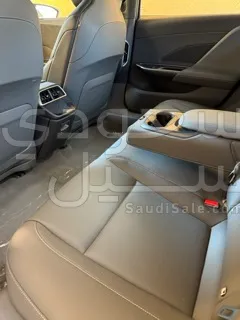 2024 لوسيد اير بيور