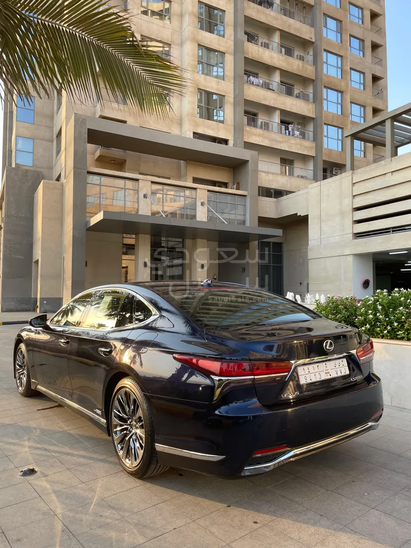 2018 Lexus LS 500h