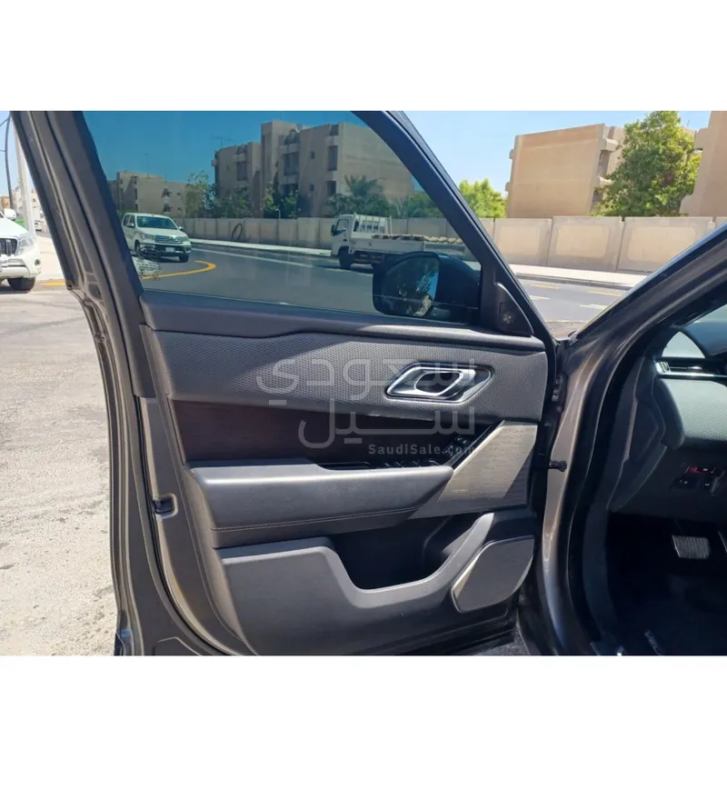 2019 لاند روفر رينج روفر فيلار أر - دايناميك