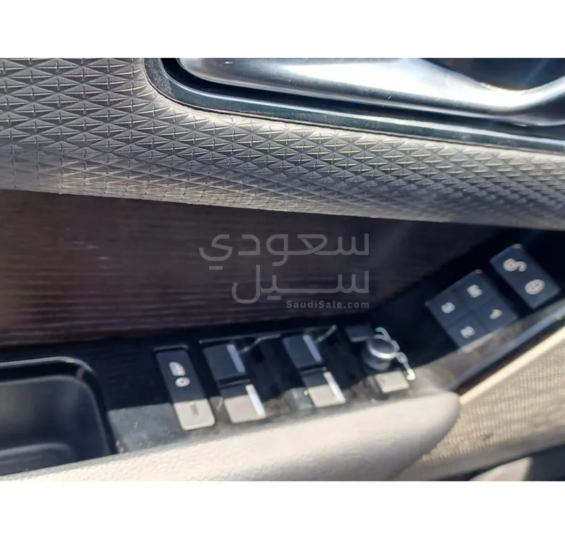 2019 لاند روفر رينج روفر فيلار أر - دايناميك