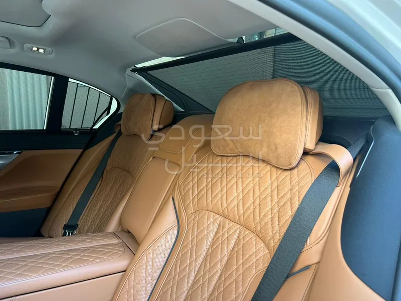 2020 بي ام دبليو الفئة السابعة 750 إل أي إنديفيجوال