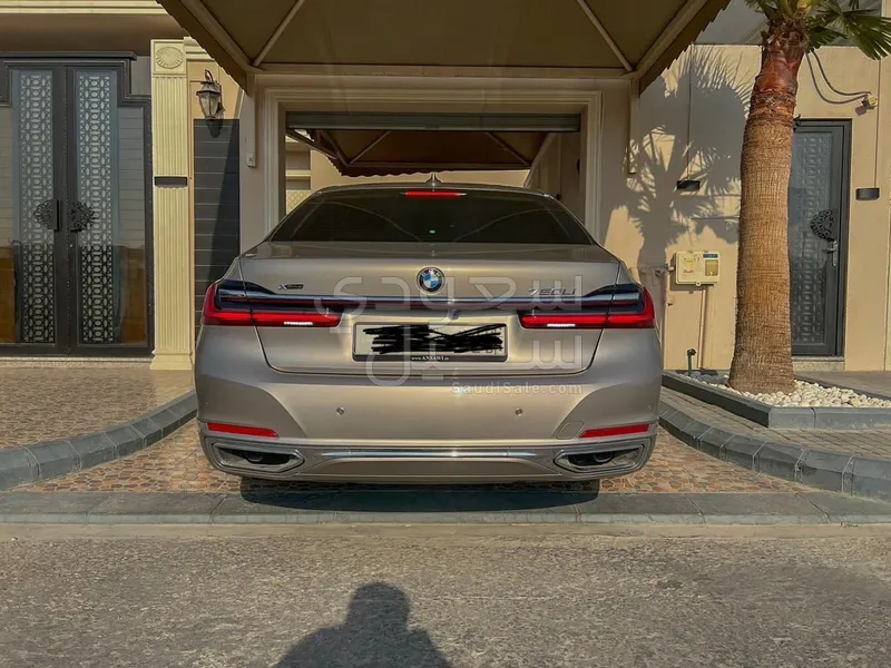 2020 بي ام دبليو الفئة السابعة 750 إل أي إنديفيجوال