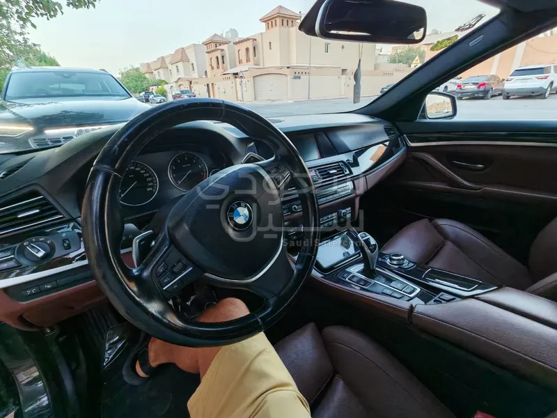 2011 BMW 5 Series 550i