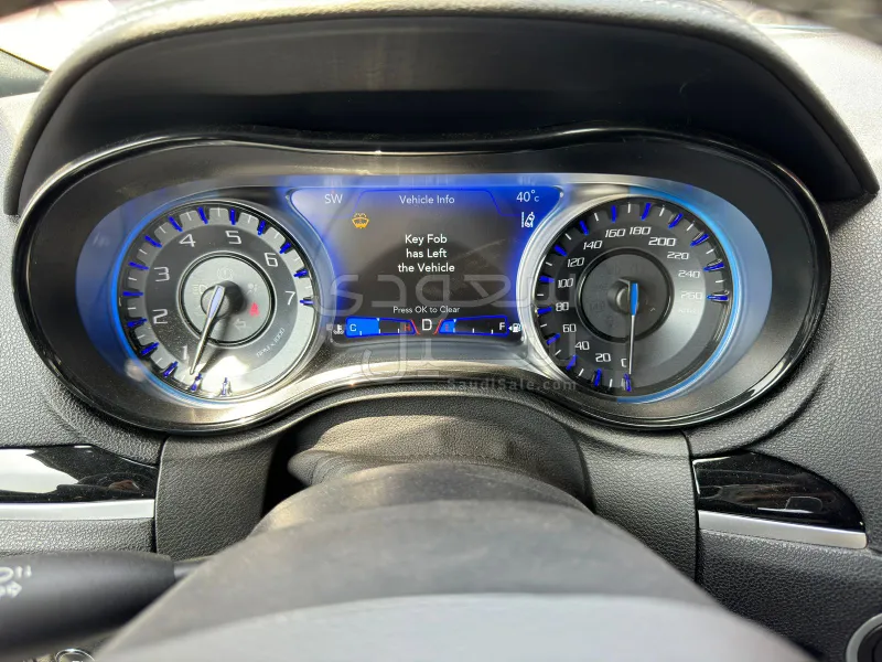 2023 كرايسلر 300 اس