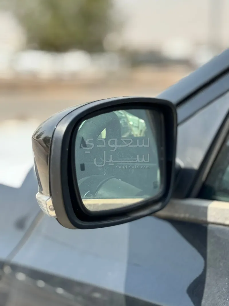 2023 كرايسلر 300 اس
