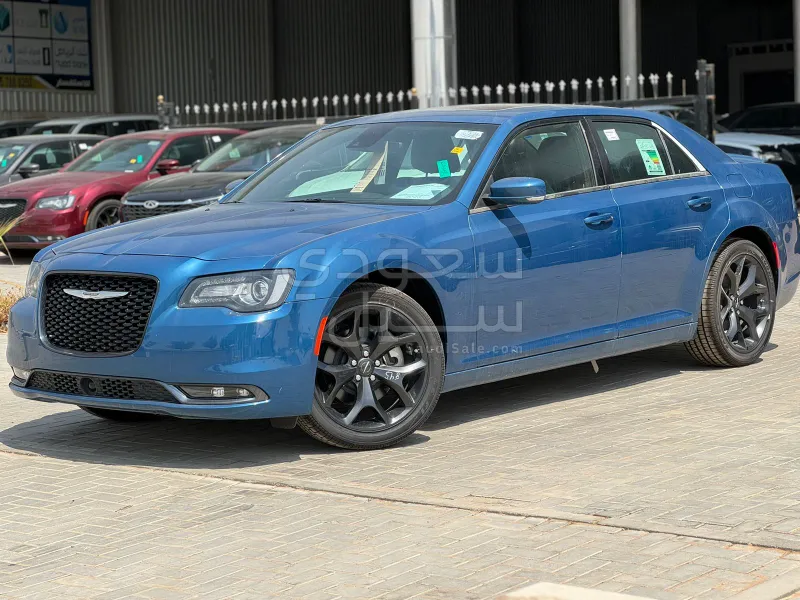 2023 كرايسلر 300 اس