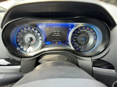 2023 كرايسلر 300 اس