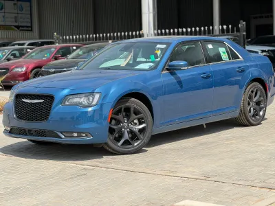 2023 كرايسلر 300 اس