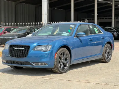 2023 كرايسلر 300 اس