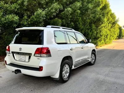 2010 تويوتا لاند كروزر ربع