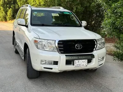 2010 تويوتا لاند كروزر ربع