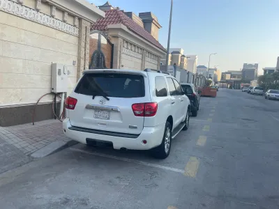 2012 تويوتا سكويا ليمتد