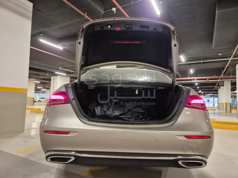 2023 Mercedes-Benz E 200