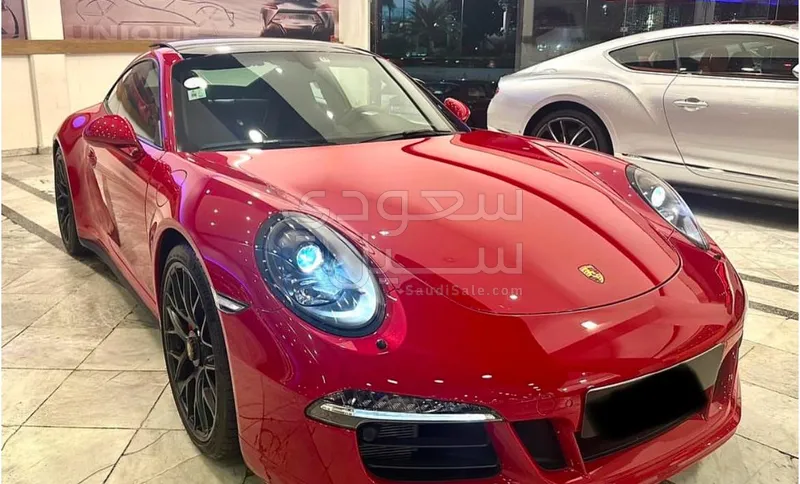 2015 Porsche 911 Carrera 4 GTS