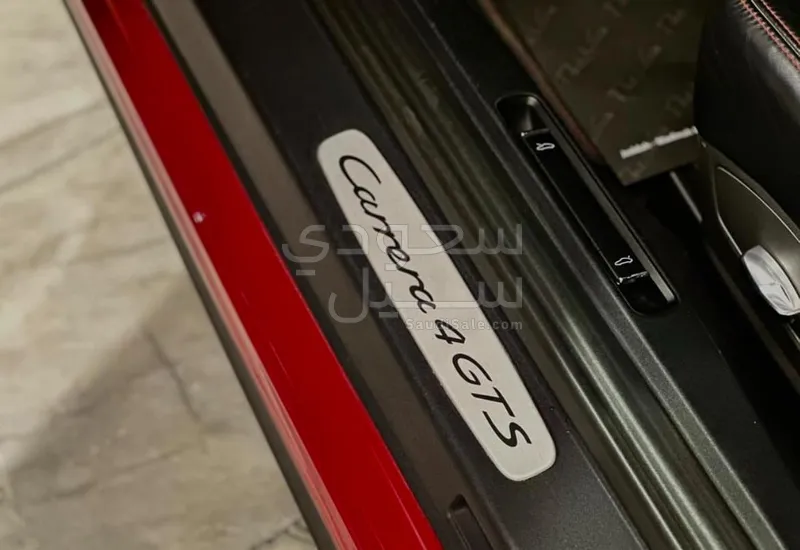 2015 Porsche 911 Carrera 4 GTS