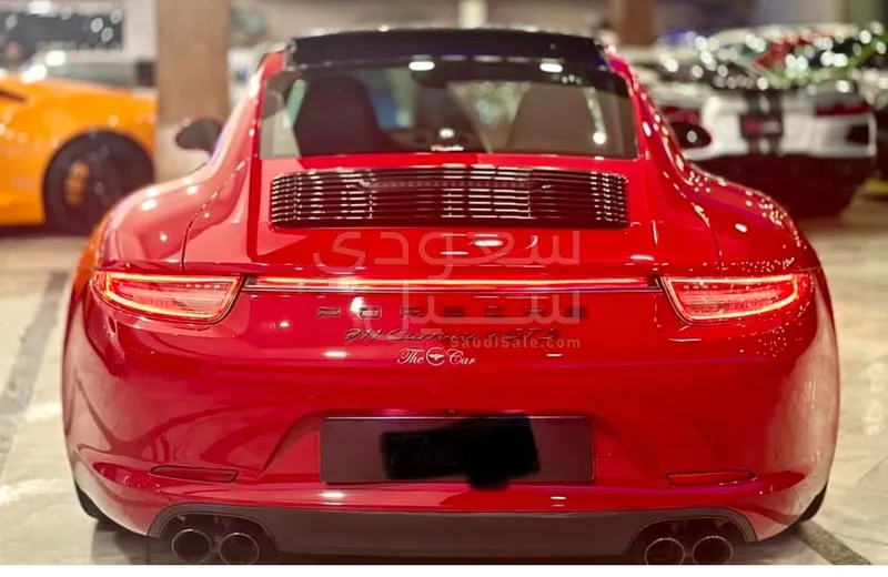 2015 Porsche 911 Carrera 4 GTS