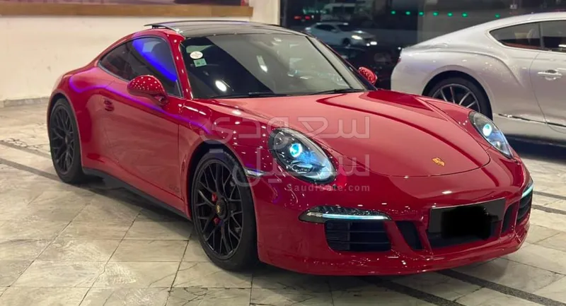 2015 Porsche 911 Carrera 4 GTS