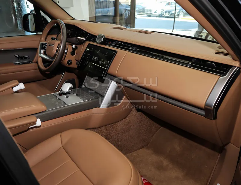 2024 لاند روفر رينج روفر اس في اوتوبيوغرافي