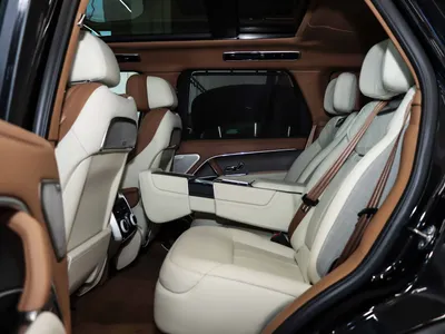 2024 لاند روفر رينج روفر اس في اوتوبيوغرافي