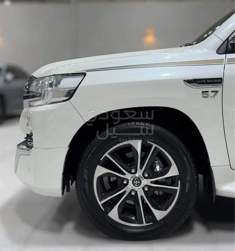 2021 تويوتا لاند كروزر في اكس  اس