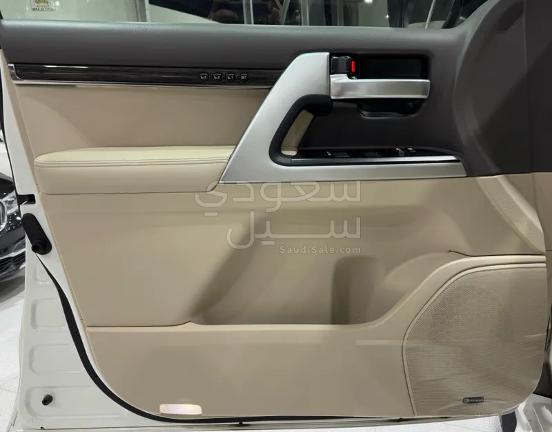 2021 تويوتا لاند كروزر في اكس  اس