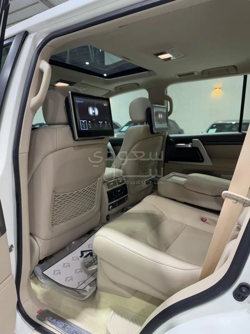 2021 تويوتا لاند كروزر في اكس  اس